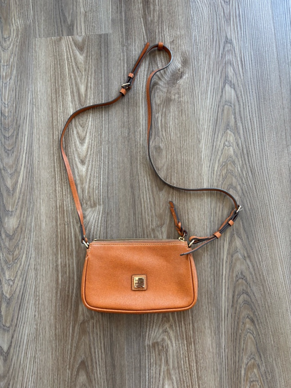 Dooney & Bourke Saffiano Lexi Crossbody bag